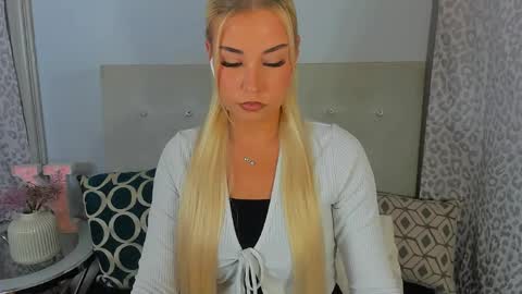 Snapshot of kristyflowers chatting on June 6, 2026, 2:11 pm KristyFlowers online show from June 6, 2026, 2:11 pm