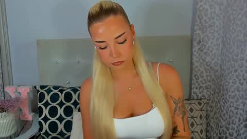 Snapshot of kristyflowers chatting on June 23, 2026, 2:26 pm KristyFlowers online show from June 23, 2026, 2:26 pm