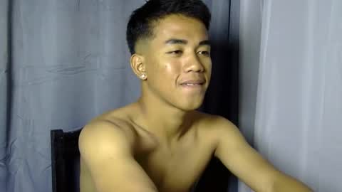 Snapshot of kritthanarkorn chatting on December 4, 2025, 2:48 pm kritthanarkorn online show from December 4, 2025, 2:48 pm