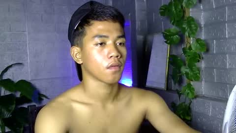 Snapshot of kritthanarkorn chatting on December 15, 2025, 3:05 pm kritthanarkorn online show from December 15, 2025, 3:05 pm