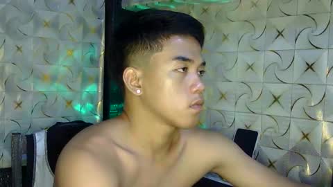 Snapshot of kritthanarkorn chatting on April 11, 2026, 6:01 pm kritthanarkorn online show from April 11, 2026, 6:01 pm
