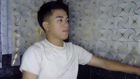 Snapshot of kritthanarkorn chatting on May 1, 2026, 1:05 pm kritthanarkorn online show from May 1, 2026, 1:05 pm