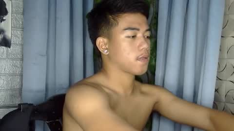 Snapshot of kritthanarkorn chatting on May 8, 2026, 2:55 pm kritthanarkorn online show from May 8, 2026, 2:55 pm