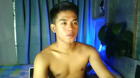 Snapshot of kritthanarkorn chatting on May 19, 2026, 6:14 pm kritthanarkorn online show from May 19, 2026, 6:14 pm