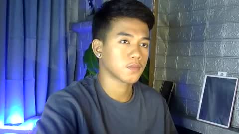Snapshot of kritthanarkorn chatting on May 23, 2026, 8:07 am kritthanarkorn online show from May 23, 2026, 8:07 am