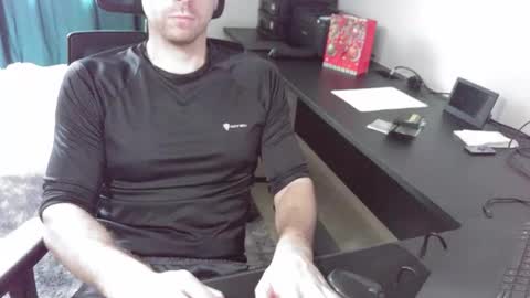 Snapshot of krocr_iras chatting on December 14, 2025, 6:56 pm Lucas Edu online show from December 14, 2025, 6:56 pm