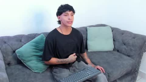 Snapshot of kroywave chatting on May 10, 2026, 3:01 am Kroy Wave Muscle Tattoos Latino online show from May 10, 2026, 3:01 am