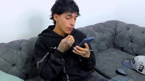 Snapshot of kroywave chatting on June 7, 2026, 5:11 am Kroy Wave Muscle Tattoos Latino online show from June 7, 2026, 5:11 am