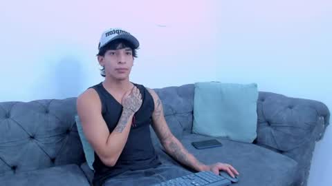 Snapshot of kroywave chatting on June 14, 2026, 3:41 am Kroy Wave Muscle Tattoos Latino online show from June 14, 2026, 3:41 am