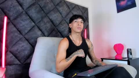 Kroy Wave  Muscle Tattoos Latino online show from August 7, 2026, 3:08 am