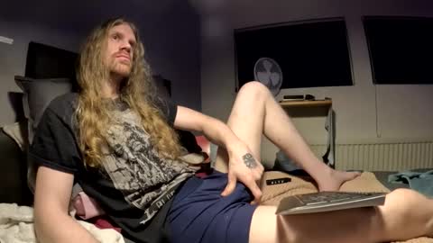 Snapshot of krullz123 chatting on February 3, 2026, 12:53 am Krullz online show from February 3, 2026, 12:53 am