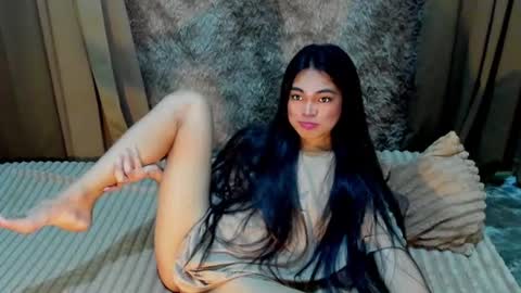 krystal_angel online show from August 3, 2026, 1:04 am