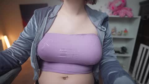 Snapshot of krystalsyxx chatting on February 25, 2025, 5:04 pm Krystal Syx online show from February 25, 2025, 5:04 pm