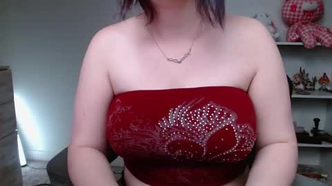 Snapshot of krystalsyxx chatting on May 9, 2026, 6:02 pm Krystal Syx online show from May 9, 2026, 6:02 pm