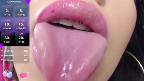 Snapshot of krysten_ritter2 chatting on February 10, 2025, 8:42 am krys online show from February 10, 2025, 8:42 am