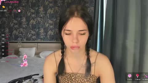 Snapshot of kseni_a chatting on April 17, 2026, 8:06 am Ksenia online show from April 17, 2026, 8:06 am