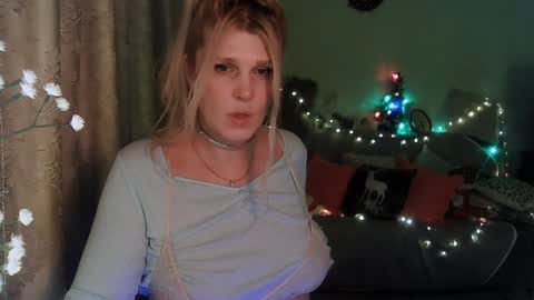 Annika  MTF ts post -op online show from December 20, 2024, 2:27 pm