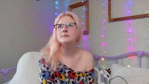 Snapshot of kunzitegoddess chatting on March 24, 2026, 12:10 pm Samantha online show from March 24, 2026, 12:10 pm