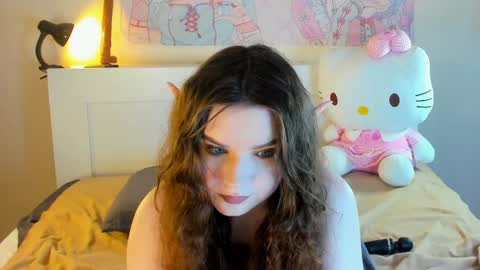 Snapshot of kuraii_ chatting on December 22, 2024, 12:17 am Anna online show from December 22, 2024, 12:17 am