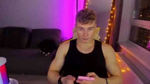 kurt_hanssen online show from November 18, 2025, 6:56 pm