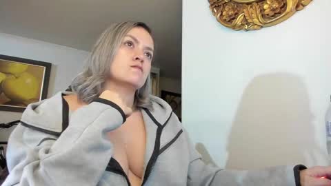 kyhara online show from February 22, 2025, 2:17 am