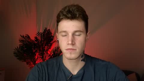 Snapshot of kyle_4u chatting on December 10, 2024, 7:32 pm Kyle online show from December 10, 2024, 7:32 pm