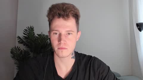 Snapshot of kyle_4u chatting on December 12, 2024, 5:42 am Kyle online show from December 12, 2024, 5:42 am