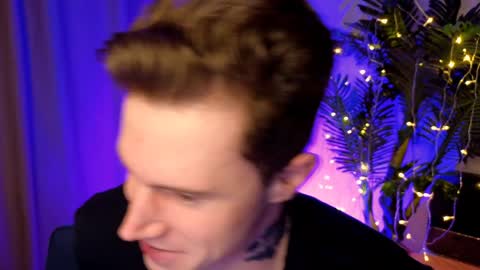 Snapshot of kyle_4u chatting on December 31, 2024, 9:39 pm Kyle online show from December 31, 2024, 9:39 pm