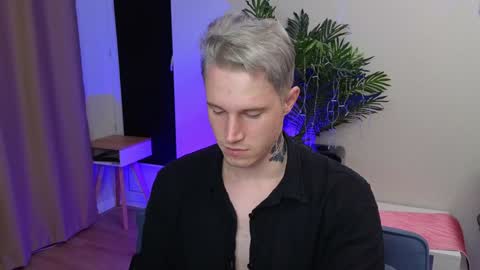 Snapshot of kyle_4u chatting on January 2, 2025, 2:24 pm Kyle online show from January 2, 2025, 2:24 pm