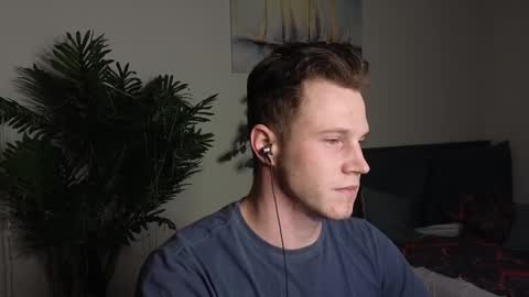 Snapshot of kyle_4u chatting on February 15, 2025, 3:39 pm Kyle online show from February 15, 2025, 3:39 pm