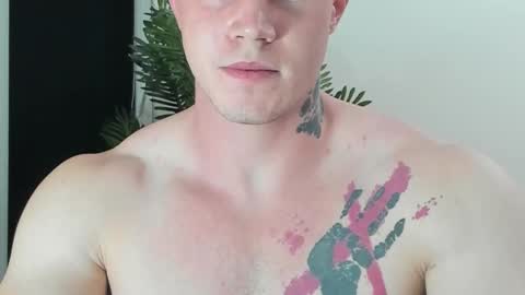 Snapshot of kyle_4u chatting on November 10, 2025, 5:23 pm Kyle online show from November 10, 2025, 5:23 pm