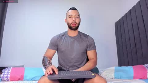 Snapshot of kyle_collinz chatting on November 7, 2025, 8:09 pm Kyle collinz online show from November 7, 2025, 8:09 pm