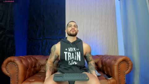 Snapshot of kylenorth_ chatting on November 28, 2025, 6:10 pm kylenorth_ online show from November 28, 2025, 6:10 pm