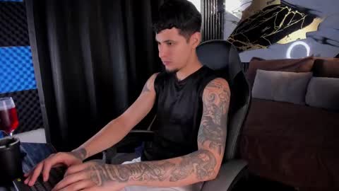 kylesmithx_ online show from February 13, 2026, 4:08 am