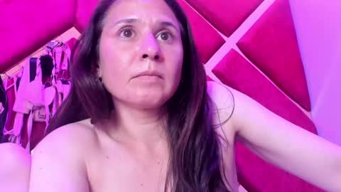 Snapshot of kylie_bloom chatting on July 21, 2026, 9:33 am kylie_bloom online show from July 21, 2026, 9:33 am