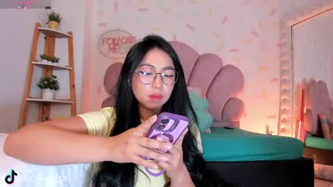 Snapshot of kylie_evans_18 chatting on July 23, 2026, 9:24 pm Kylie online show from July 23, 2026, 9:24 pm