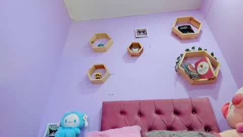 kylie gomez  online show from March 18, 2026, 4:04 am