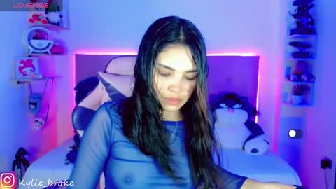 Snapshot of kylie_hottt_ chatting on February 3, 2025, 9:18 pm k ylie online show from February 3, 2025, 9:18 pm
