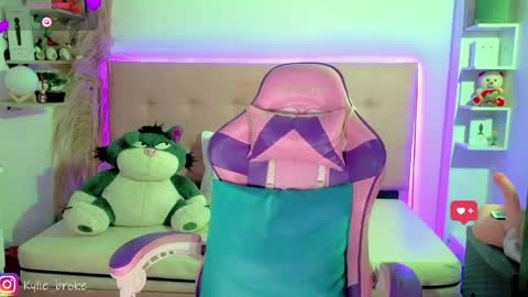 k ylie online show from May 2, 2026, 10:37 pm