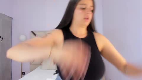 Kylie Reyes  online show from April 24, 2026, 7:49 pm