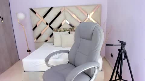 Kylie Reyes  online show from May 5, 2026, 7:22 pm