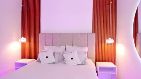 kloe sofia online show from October 9, 2025, 1:31 pm