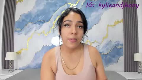 Snapshot of kylieandjhonny chatting on October 1, 2025, 7:20 pm Kaylie And Jhony online show from October 1, 2025, 7:20 pm