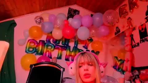 Snapshot of kyliekandy chatting on November 20, 2025, 12:33 am online show from November 20, 2025, 12:33 am