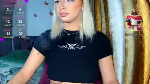 Snapshot of kylieoneadams chatting on November 1, 2025, 9:28 pm kylie online show from November 1, 2025, 9:28 pm