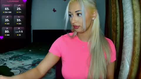 Snapshot of kylieoneadams chatting on November 7, 2025, 8:09 pm kylie online show from November 7, 2025, 8:09 pm