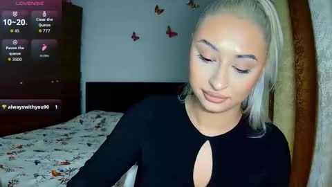 Snapshot of kylieoneadams chatting on November 12, 2025, 7:20 am kylie online show from November 12, 2025, 7:20 am