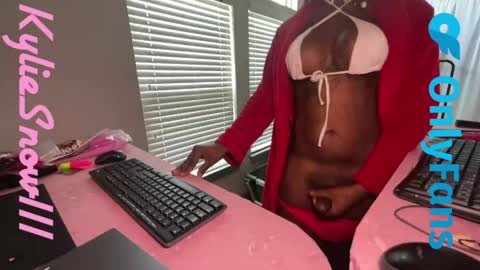 Kylie Snow online show from May 5, 2026, 2:14 pm