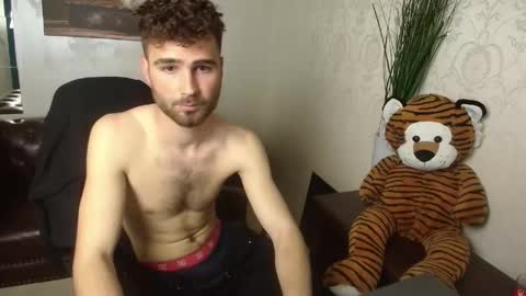 KyloEast online show from April 17, 2026, 4:37 am