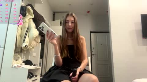 Snapshot of kymberlyrosenlof chatting on May 4, 2026, 1:34 am Selena online show from May 4, 2026, 1:34 am
